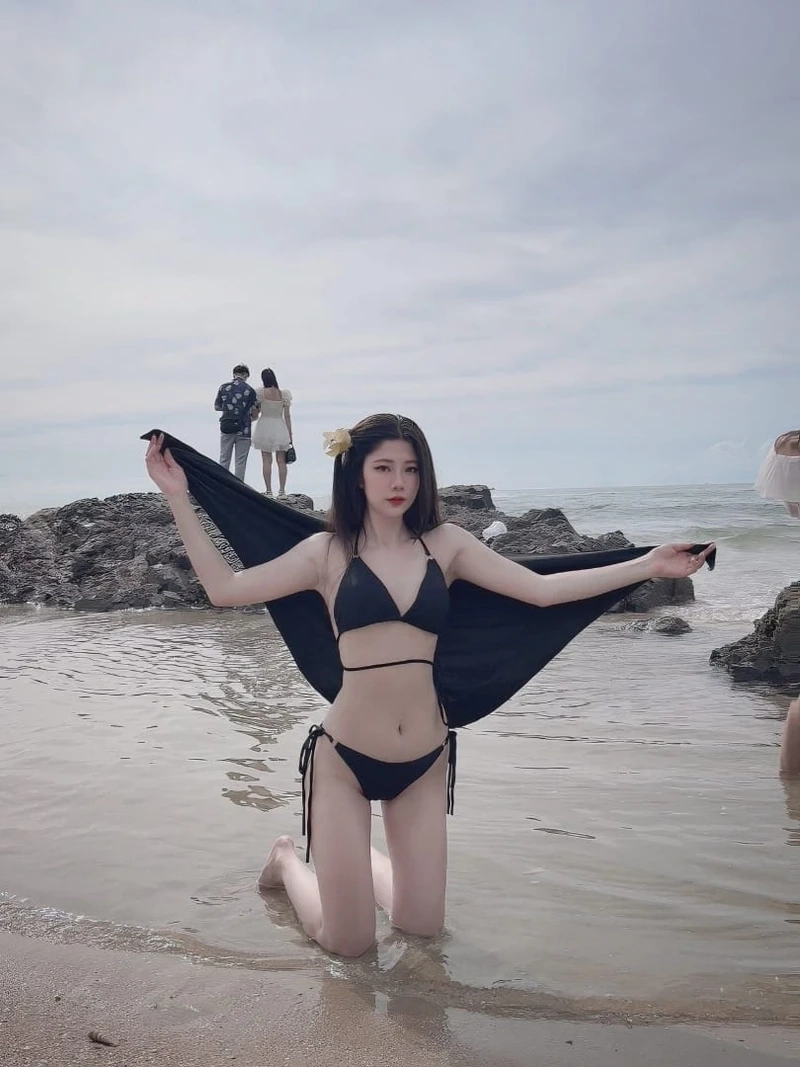 Ảnh gái xinh bikini biển 0027