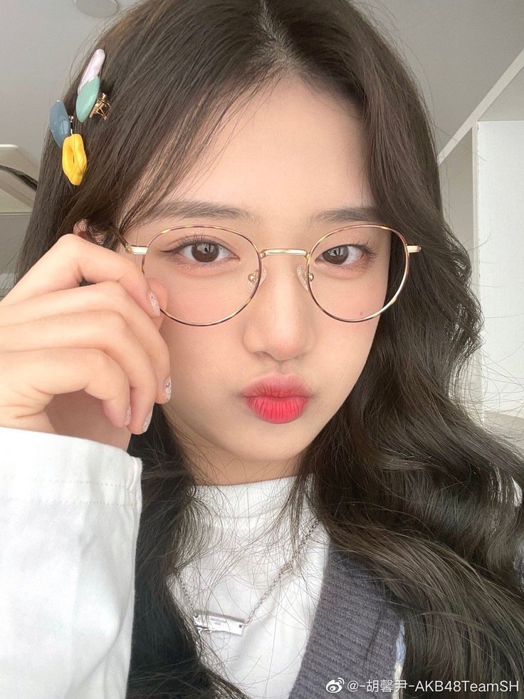 ảnh gái xinh đeo kính 0014
