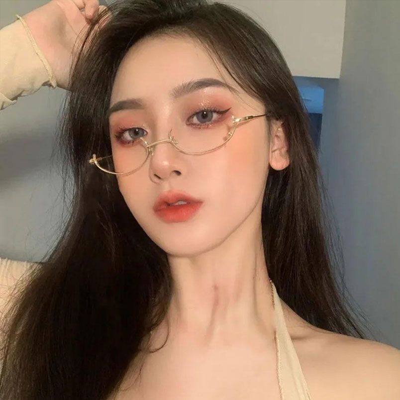 ảnh gái xinh đeo kính 0021