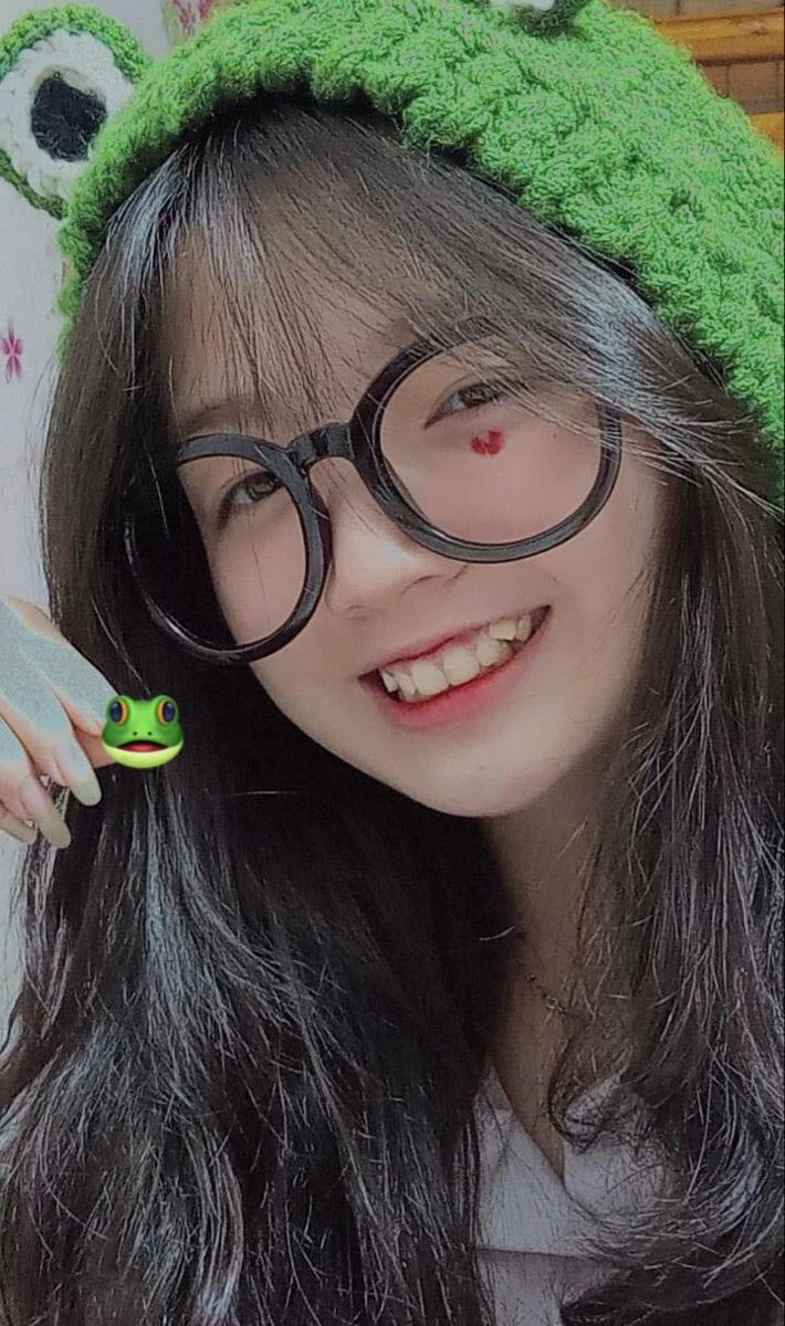 ảnh gái xinh đeo kính 0033