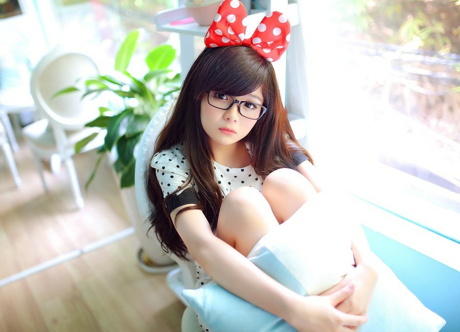ảnh gái xinh đeo kính 0041