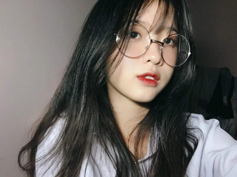 ảnh gái xinh đeo kính 0048