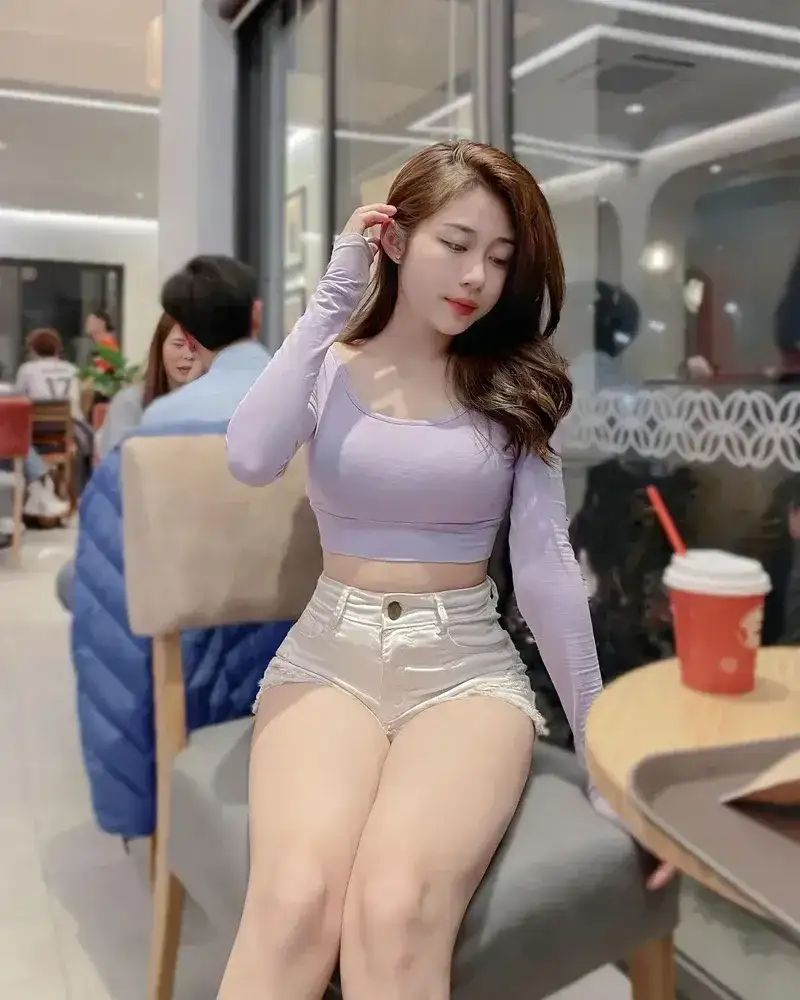 ảnh gái xinh mặc váy ngắn 0013