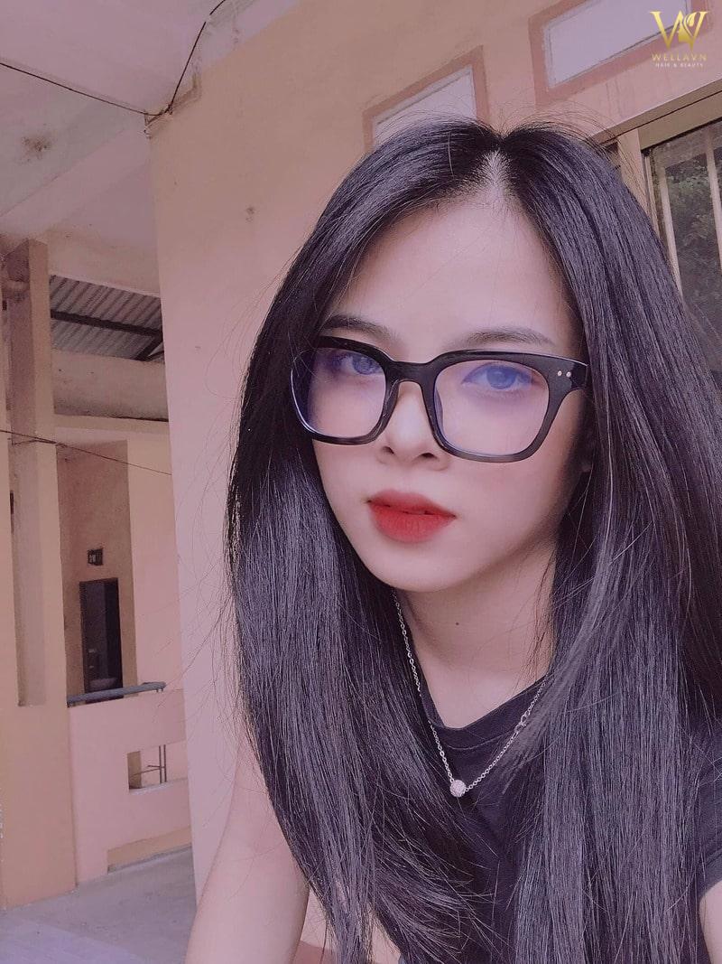 ảnh gái xinh tóc dài đeo kính che mặt 0007