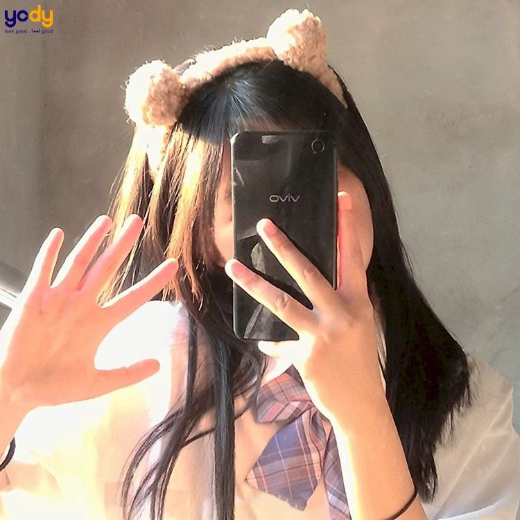 ảnh gái xinh tóc dài đeo kính che mặt 0049