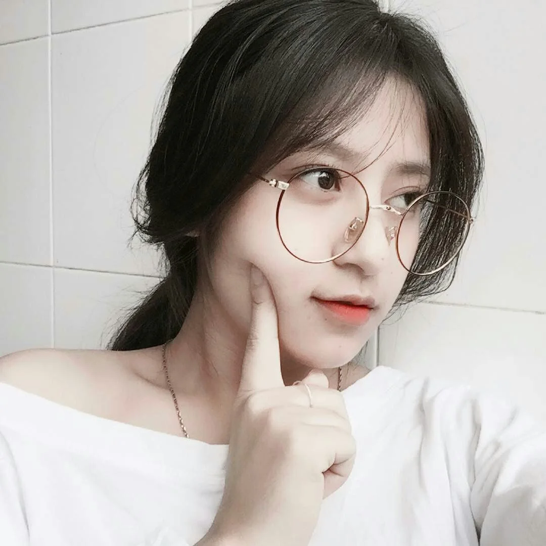 ảnh gái xinh đeo kính