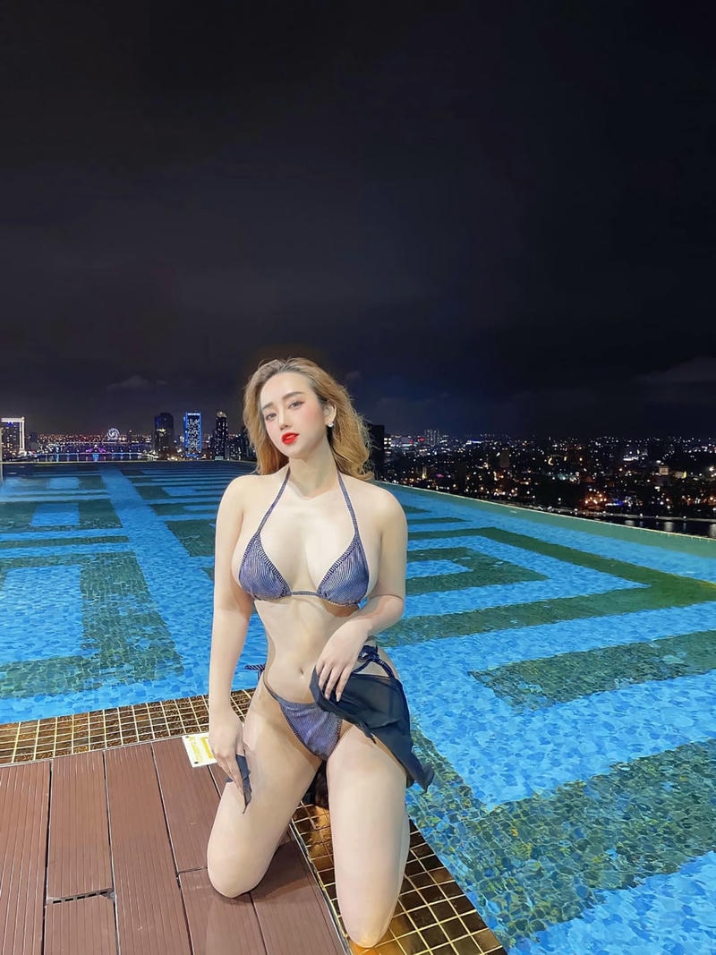 gái xinh bikini 0036