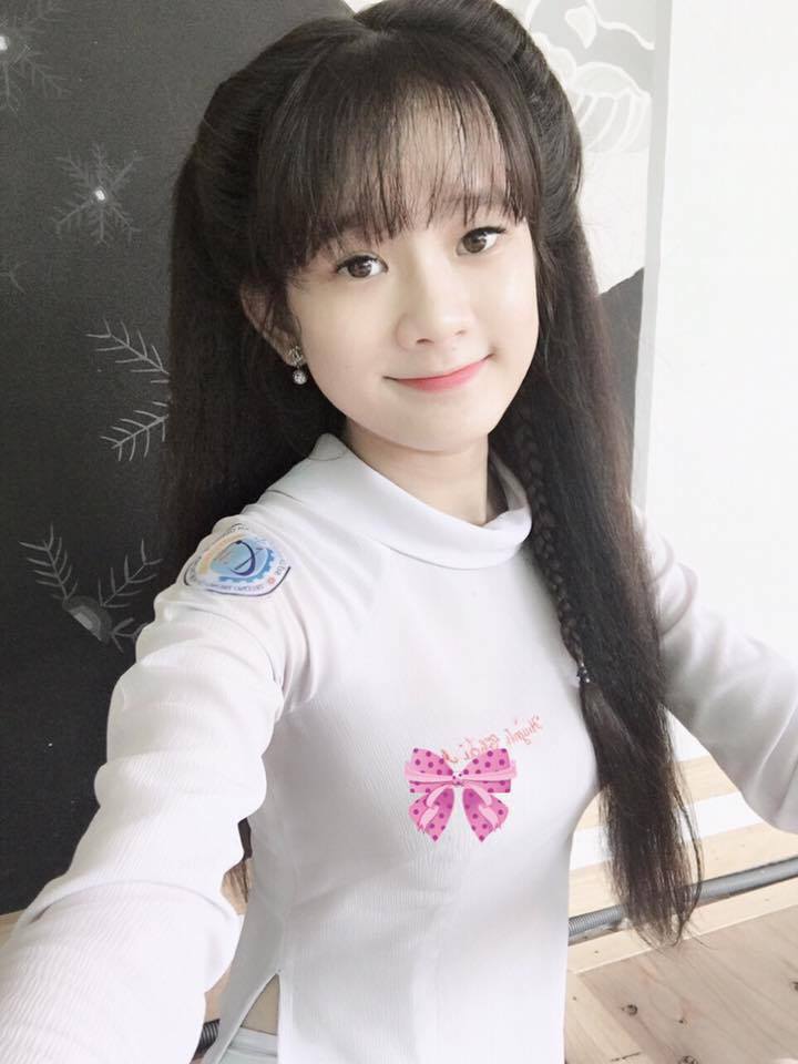 gái xinh mặc áo dài 0045