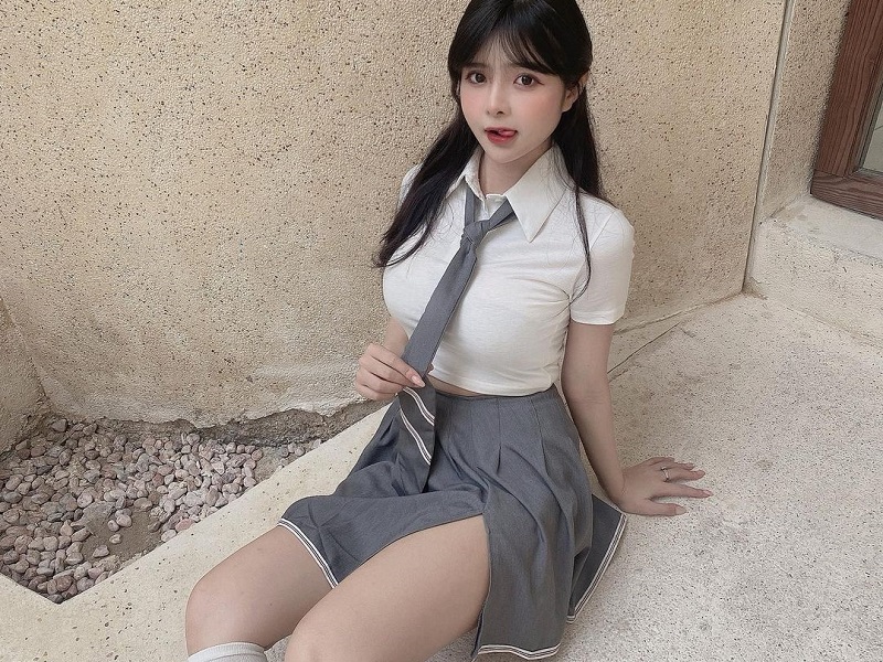 gái xinh mặc váy