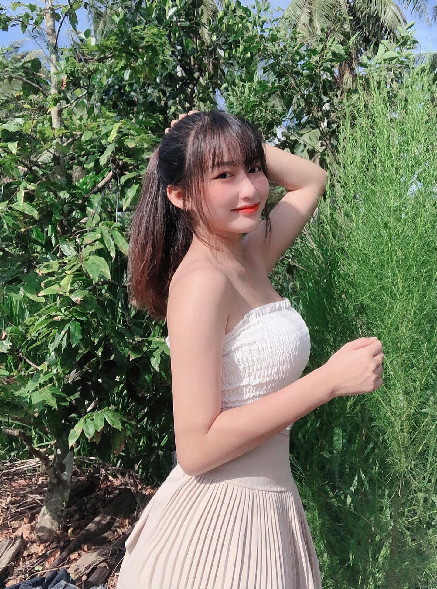 gái xinh mặc váy 0014