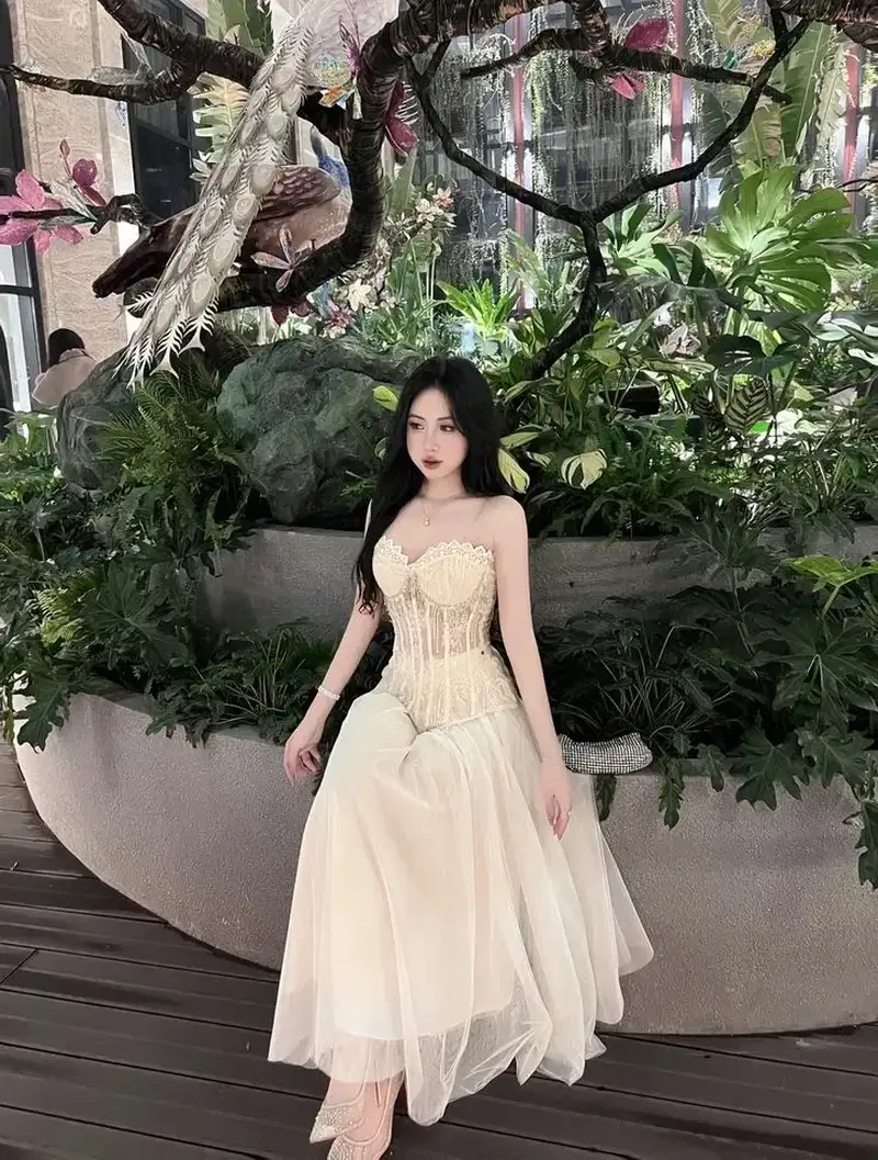 gái xinh mặc váy 0019