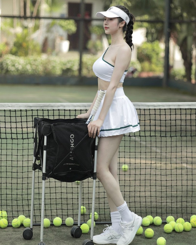 gái xinh mặc váy 0045