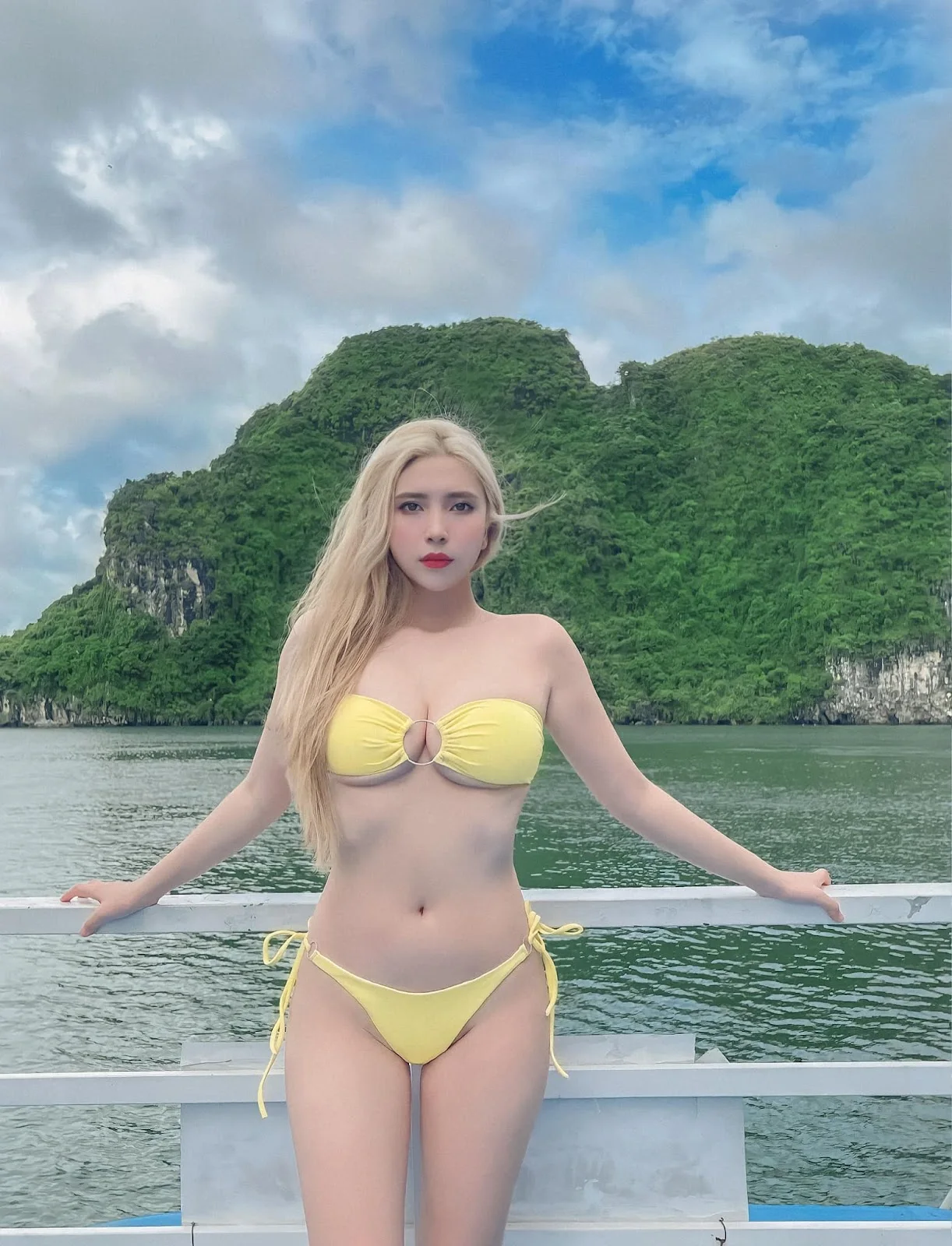 gái xinh nhật bản mặc bikini 0046