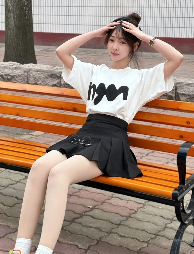 gái xinh mặc váy