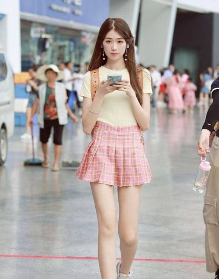 gái xinh mặc váy