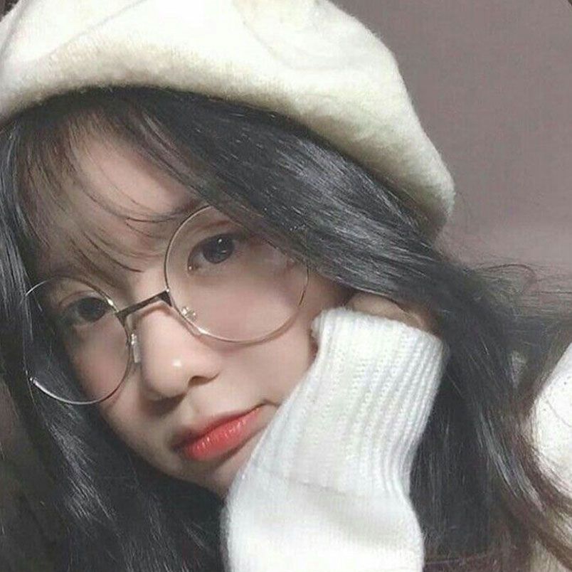 ảnh gái xinh đeo kính