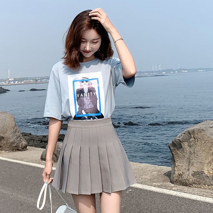 ảnh gái xinh mặc váy ngắn